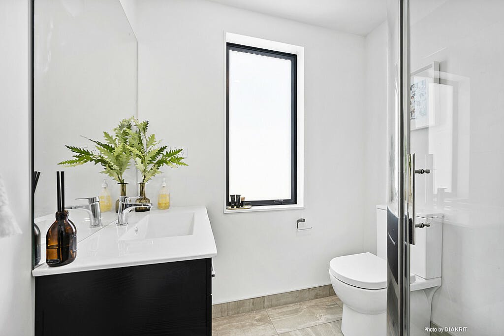 1024px 54240303 1650517056 8207 11 Bathroom